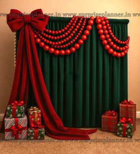 Classic Green And Red Christmas Backdrop Decoration