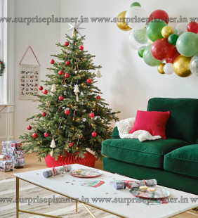 Christmas Tree and Balloon Arch Decoration